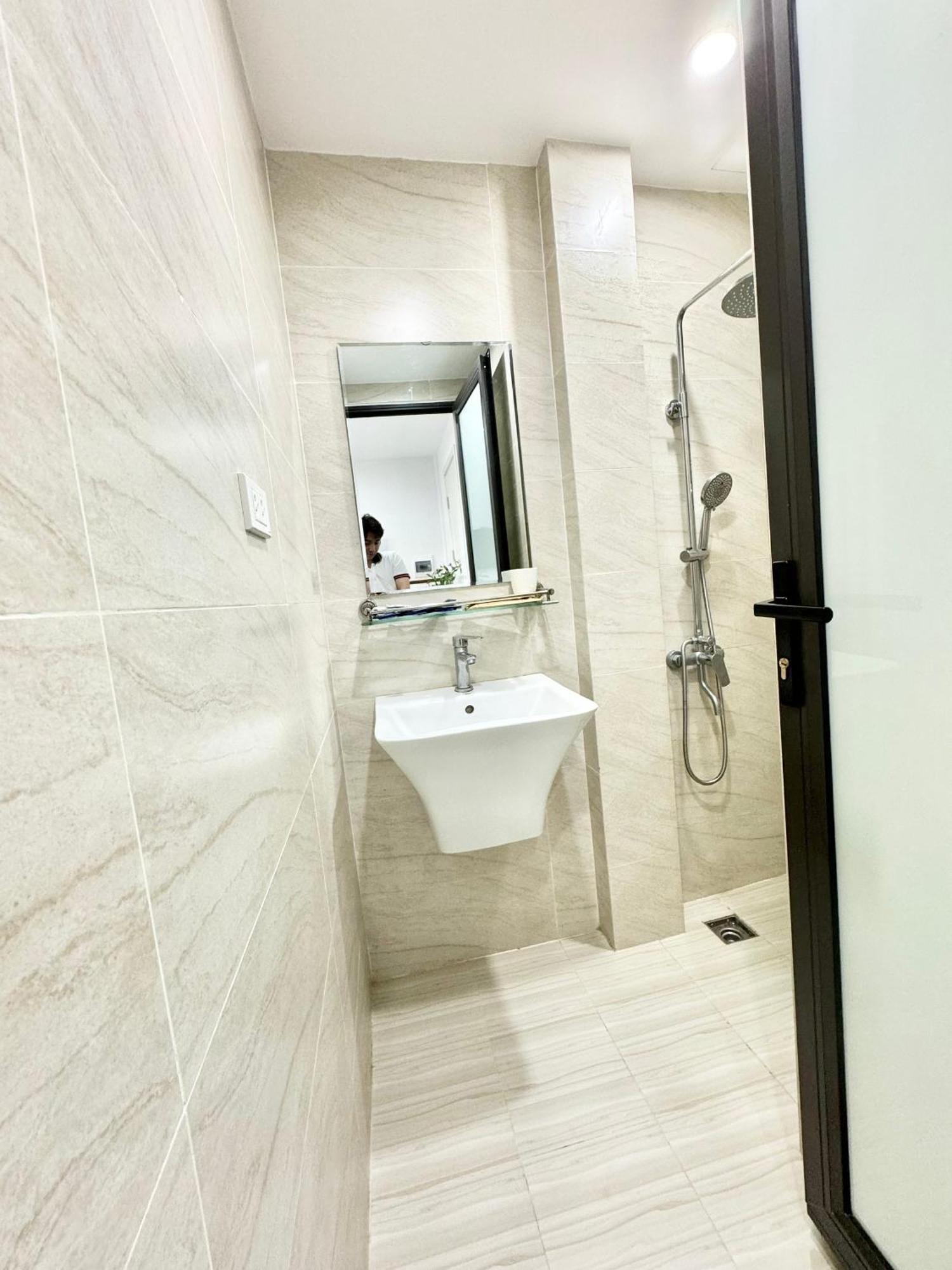 Modern & Comfy Apartment Ханой Экстерьер фото